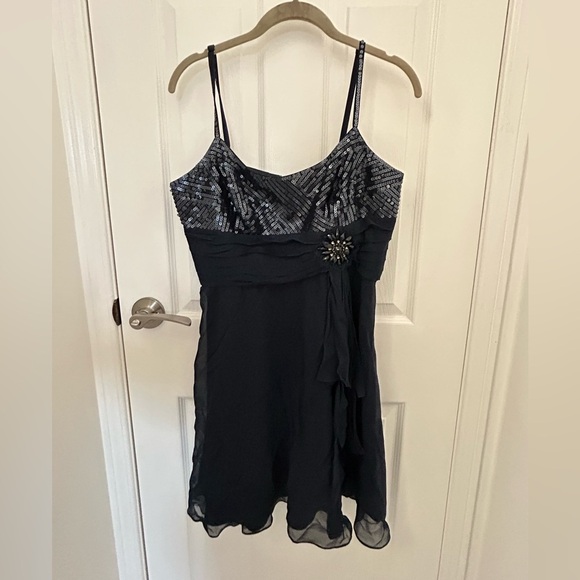 BCBG Max Azaria Navy Sequin and Silk Dress, Sz 12 - Picture 8 of 10